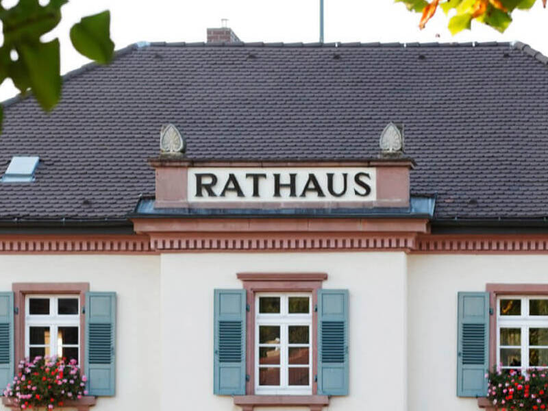 Das Rathaus von Hithausen von vorne